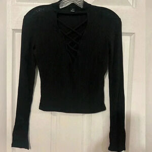 Windsor Women’s Ribbed Long Sleeve Criss Cross V-Neck. Size Small